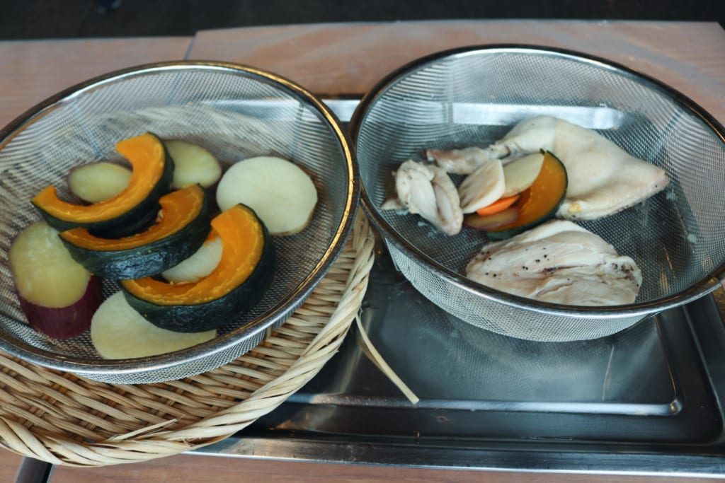 Mon repas cuit à la vapeur au Jigokumushi Kobo Kannawa