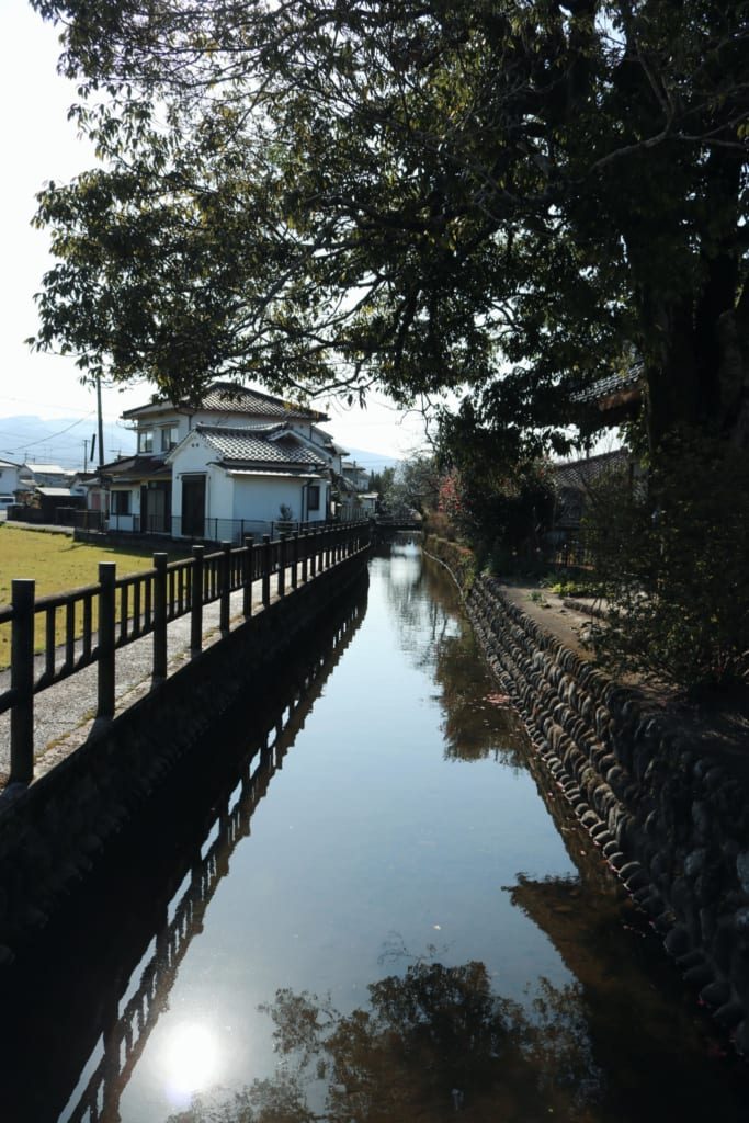 Promenade le long du canal de Mameda, dans la préfecture d’Oita