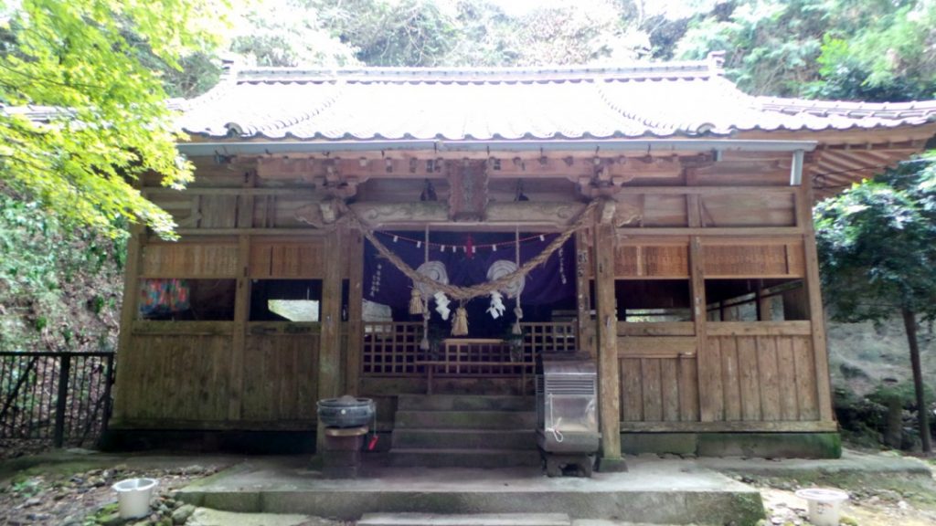 Temple en bois au Kumano-magai-butsu, dans la péninsule de Kunisaki, préfecture d'Oita sur l'île de Kyushu