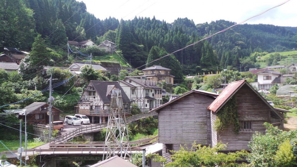 Sur les hauteurs du petit village de Yunohira à côté de Yufuin sur l'île de Kyushu
