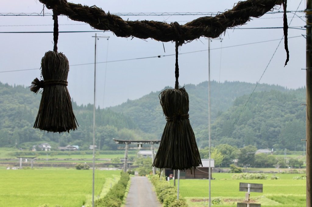 Corde Shimenawa au sanctuaire Ninomiya Hachiman, Oita, Kysuhu